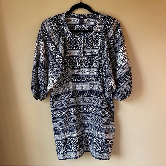 H&M Dresses & Skirts - H&M Black and Cream Boho Balloon Sleeve Dress Size 4